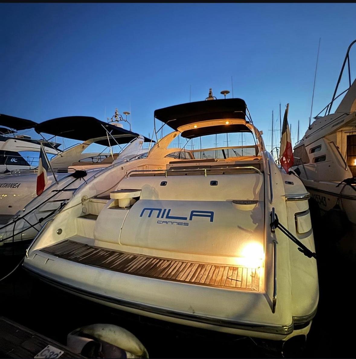Bateau-hôtel Yacht 17m Princess V52 Port Canto 3 Ac