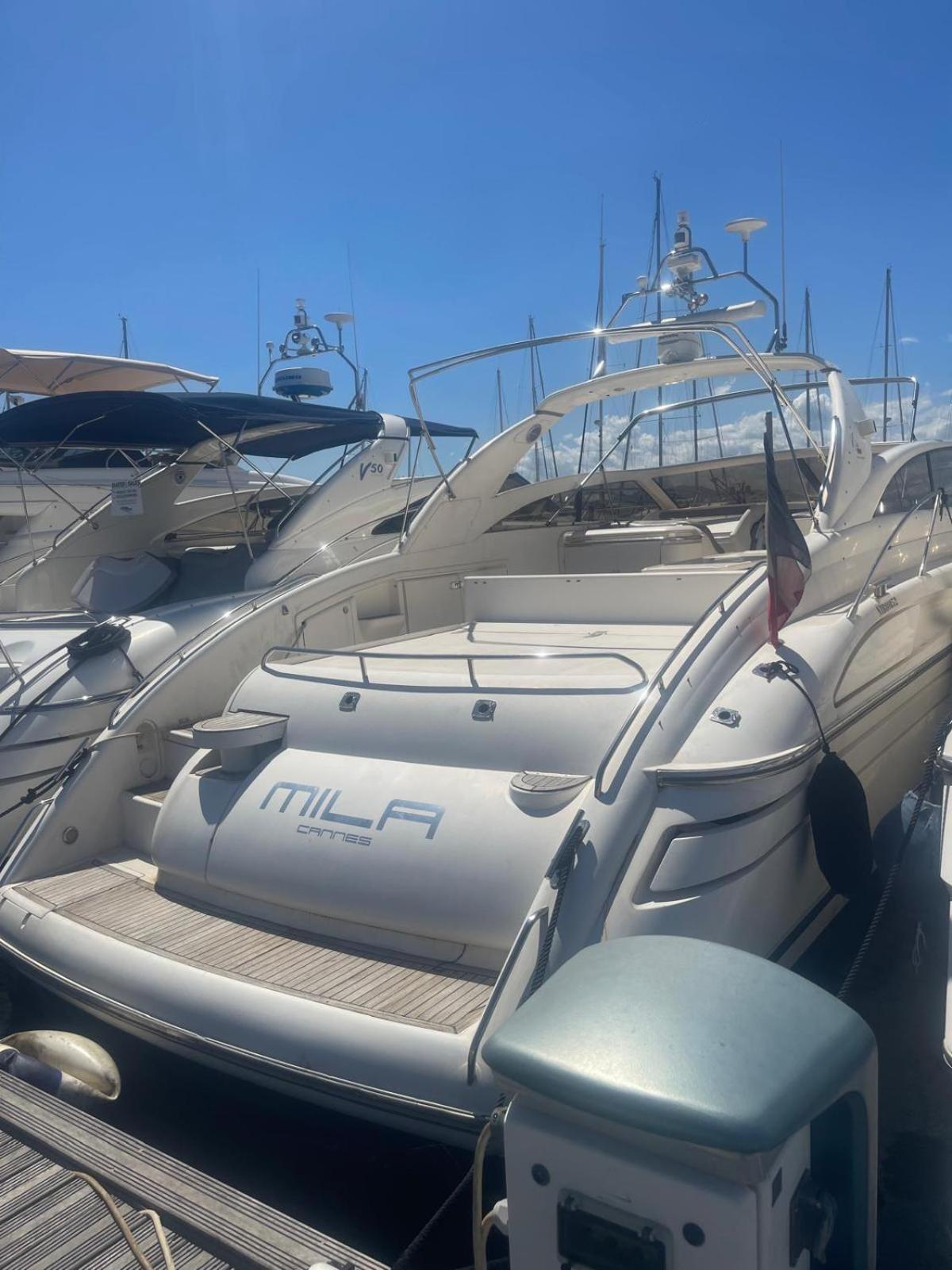 Bateau-hôtel Yacht 17m Princess V52 Port Canto 3 Ac